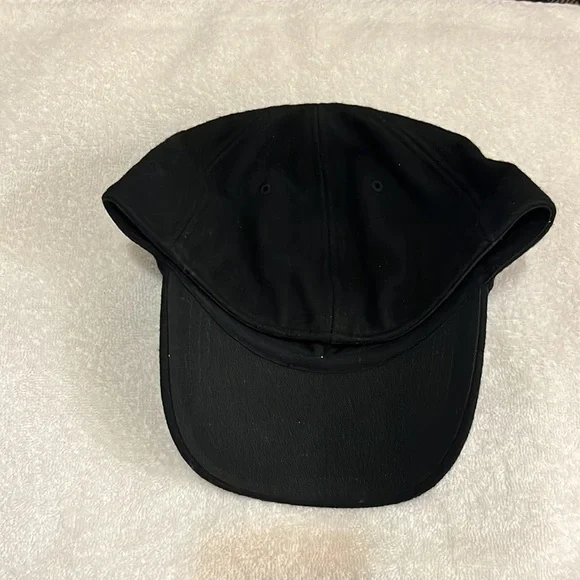 New wool fitted hat never worn. - Picture 2 of 3